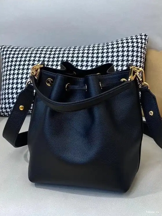 Cheap LOCKME BUCKET LOUIS VUITTON 0506